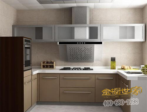 “熱脹冷縮”的 夏季氣候，我們將如何更好的保養(yǎng)整體櫥柜呢？